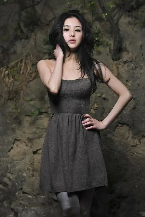 p>张含韵,1989年4月9日出生于四川省德阳市旌阳区,中国内地流行乐女