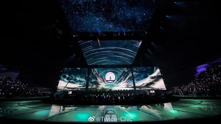 昨晚王源演唱会的舞美特效太赞了,1000平天幕大屏震撼互动