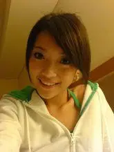 1黑涩会美眉彤彤编辑 个人档案 【身高】:160cm 【体重】:43kg 【血型