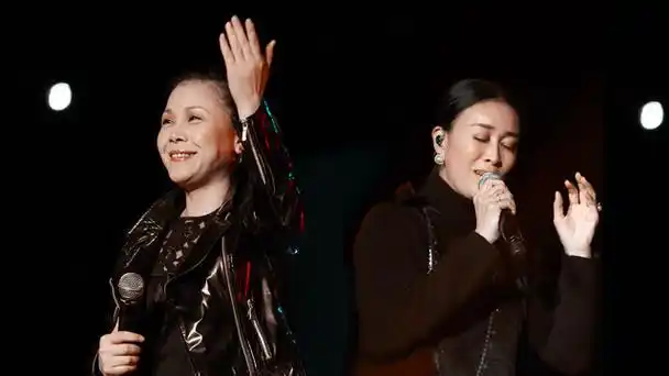 田震那英十二年前河南南阳同场演出,两首歌唱出各自不同的气场