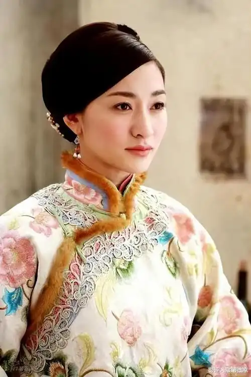 34岁,李小冉搭档钟汉良主演《来不及说我爱你》,这部剧也打开了李小冉