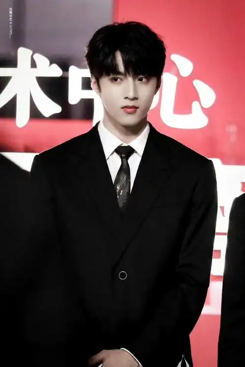 9221:00(1卷2963)黑西装999999@时代少年团-刘耀文【刘耀文