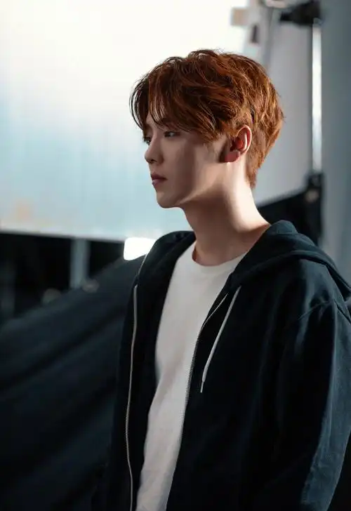 > 鹿晗精致帅气肖枫造型写真图片(6/8)