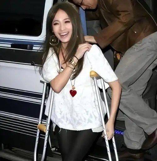 萧亚轩复出将开演唱会,11月份会推出新单曲,明年6月发行新专辑