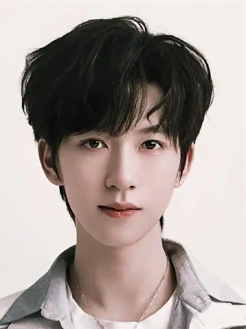 贺峻霖#来看看我们贺峻霖脸型流畅的小脸洗洗眼睛@时代少年团-贺峻霖