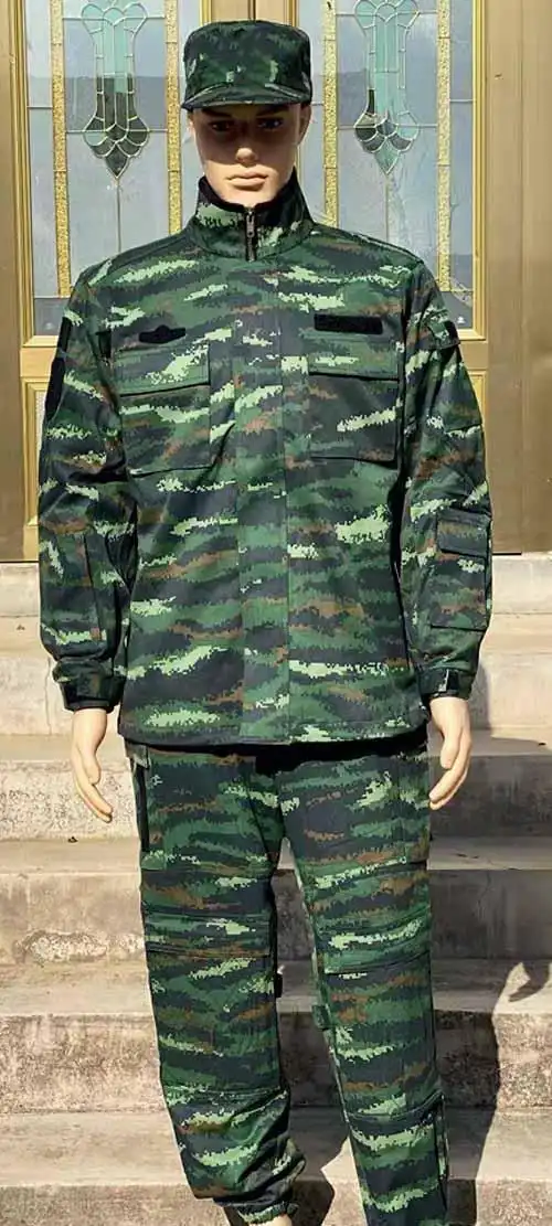 13式虎斑迷彩作战服惊艳登场