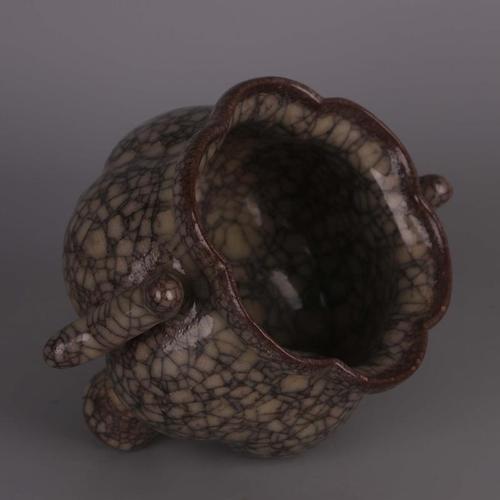 【皇室流传】南宋官窑冰裂釉米黄双耳三足香白银宋代出土古瓷器古