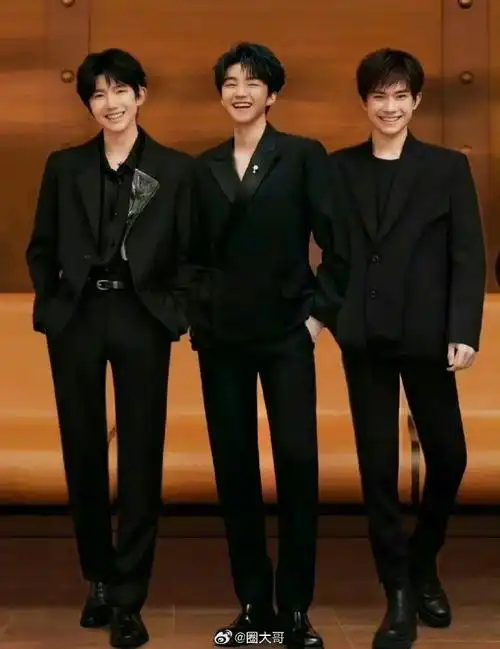 粉丝给王俊凯王源易烊千玺海报p笑脸##粉丝给tfboys海报p笑脸