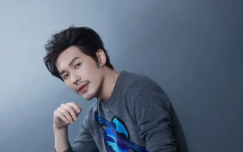 性感大叔白宇帅气写真