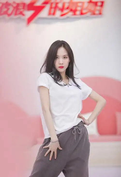 > 王霏霏《乘风破浪的姐姐》剧照图片(4/8)