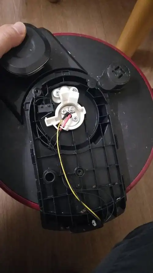 苏泊尔cysb50yc520q-100出现e2故障,把锅盖拆开,掉了一个磁铁,不知道