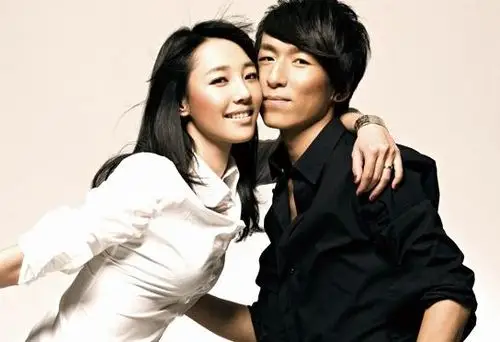 白百何与老公陈羽凡恩爱合照(资料图)
