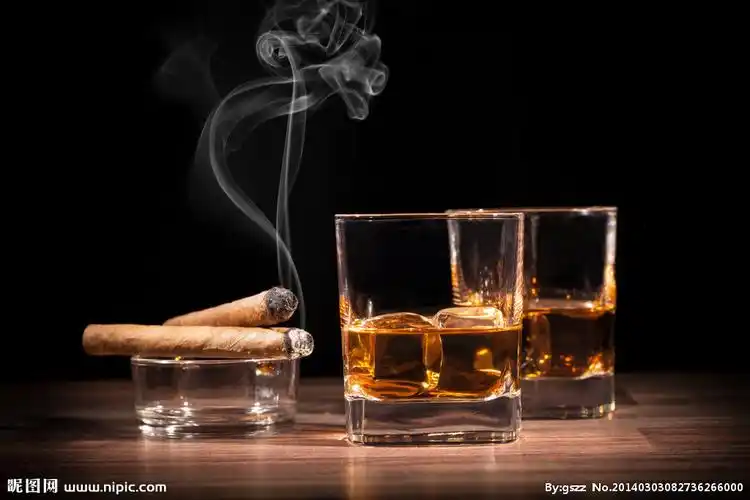 香烟威士忌图片
