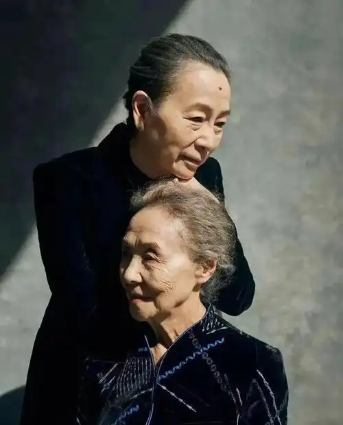 日前刚刚落幕的第12届北京国际电影节中,84岁的老戏骨吴彦姝获得了