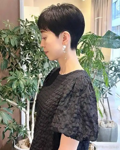 我推荐露耳短发,利落还时尚|短发|脸型|发型_新浪新闻