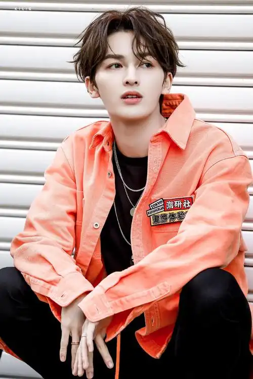 帅帅气气朱正廷.