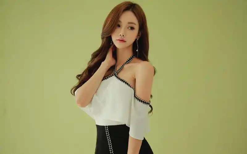 (381)标签:格式:jpg热门壁纸标签王羽杉田馥甄刘令姿郭禹晗江亦祺曲面