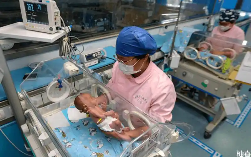 早产儿从保温箱带回家后要如何科学护理