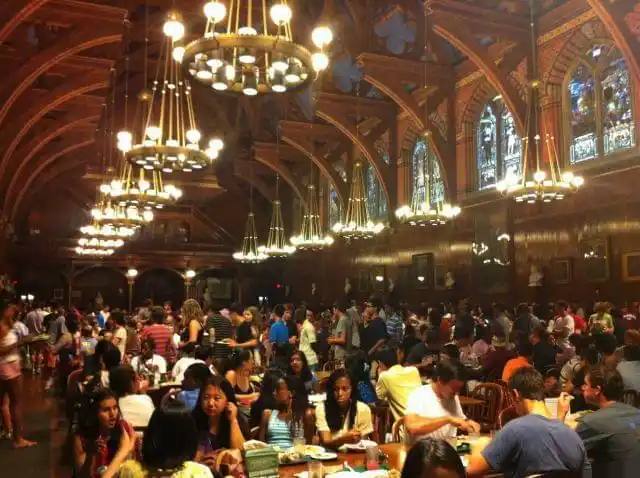 直击美国哈佛大学的食堂