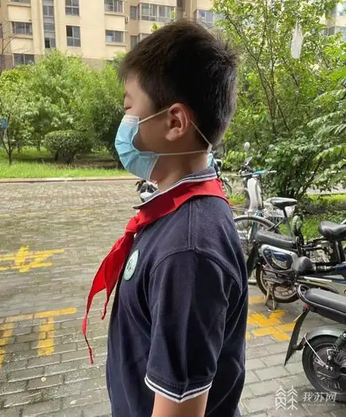 口罩戴久了勒耳朵南京11岁男孩设计3d打印口罩调节器