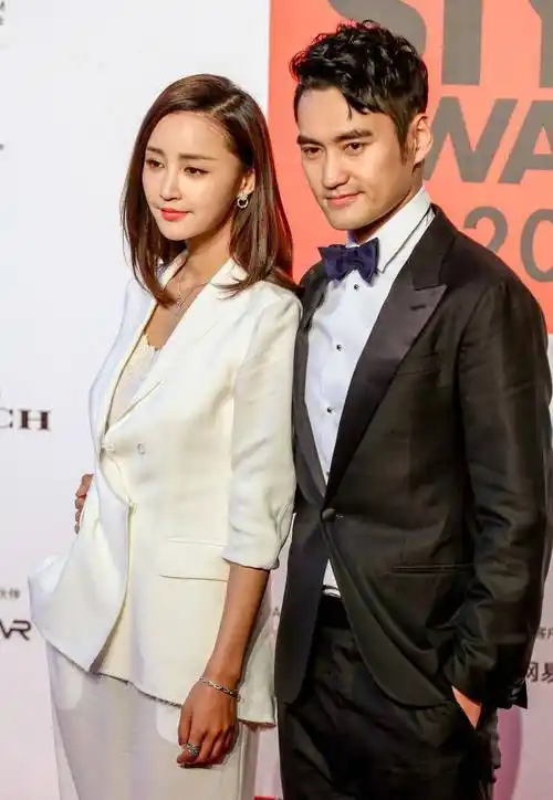 袁弘偷晒张歆艺腹肌,妻子在评论区控诉,被网友推上前排_角色_喜剧路线