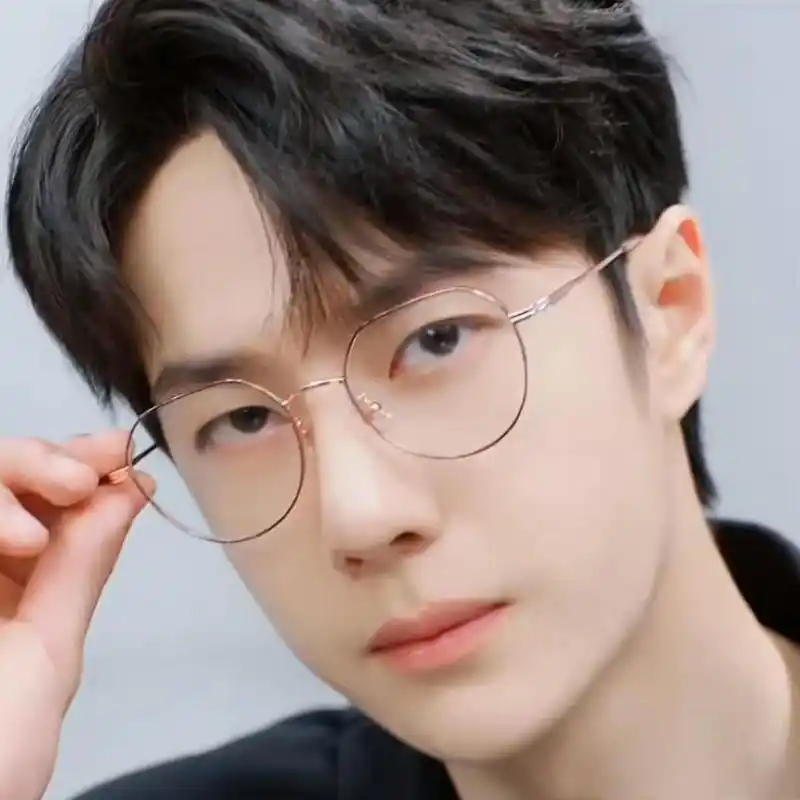 一博戴眼镜～#王一博