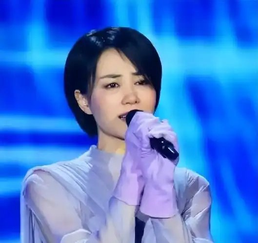 回顾中国八大女歌手排名有的至今活跃有的却已皈依佛门