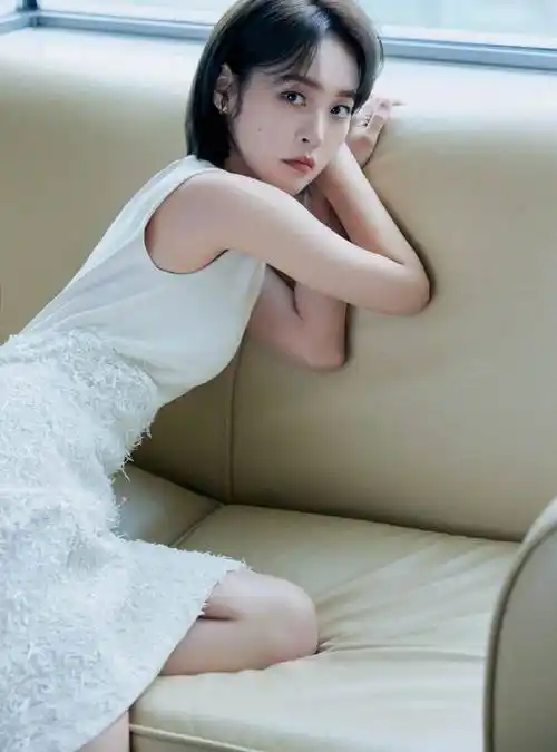 张佳宁离开舅舅剪短发俏皮可爱元气满满网友王凯批准的吗