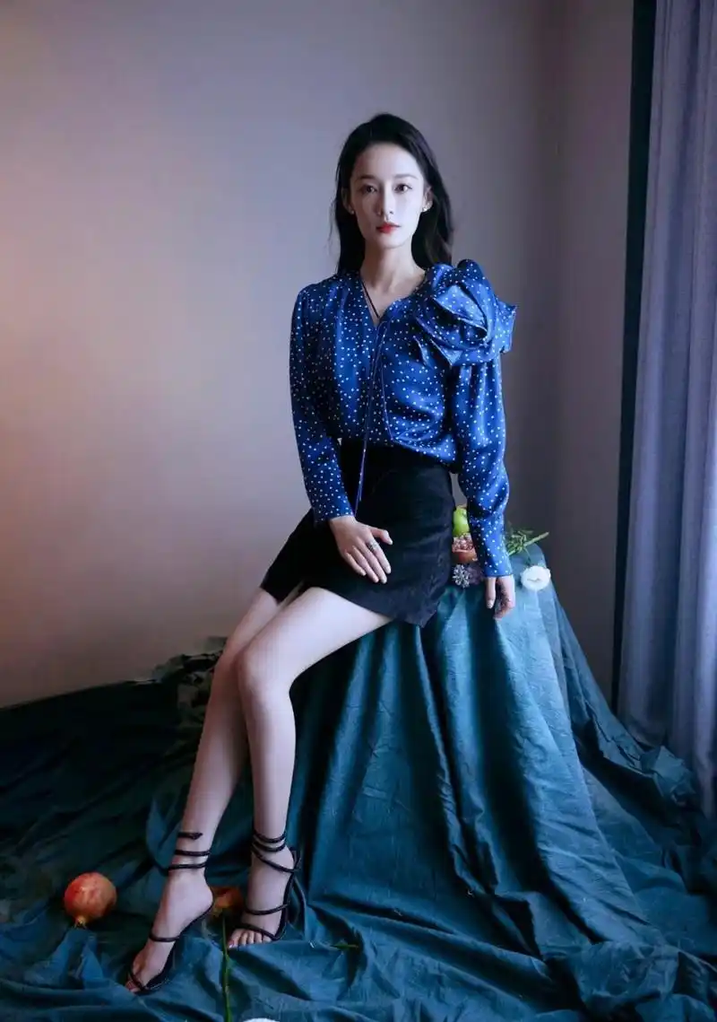 李沁的大长腿系列作品之一  你知道吗?