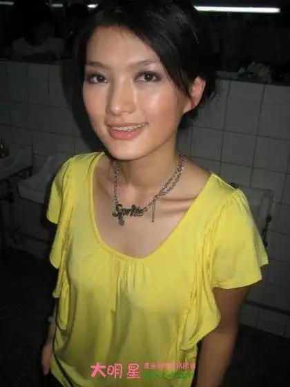 在参加 中国好声音之前的丁丁,也都是参加过很多歌唱秀秀节目的老歌手