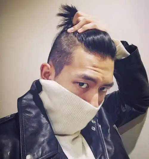 大哥眼神好凶狠是发型带给你的自信吗2019流行男士发型指南