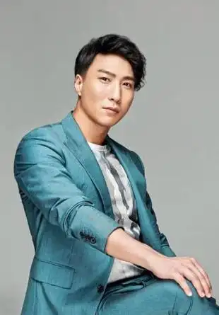 港台男演员父子对比甄子丹父子长得最像曾国祥是父亲的骄傲