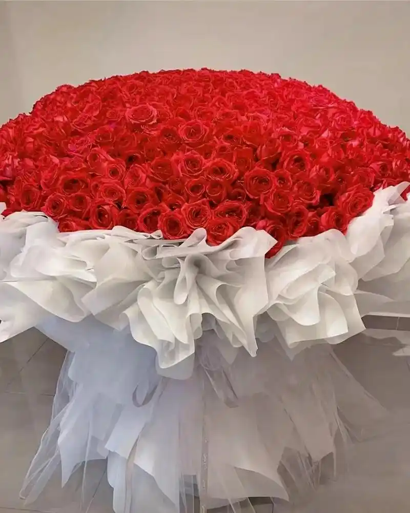 跟他在一起 玫瑰花 礼物 红包 朋友圈都有了 果然有心者不用 - 抖音