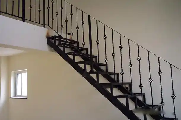 简约风格铁艺楼梯扶手装修图片装修效果图
