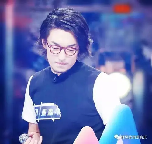 听歌这就是歌唱对唱季亚森在雨中