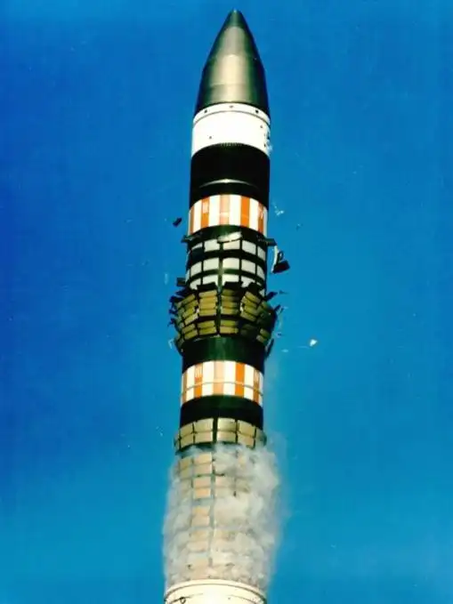 一款可以接待10枚分导式弹头的陆基洲际弹道导弹lgm-118又叫和平卫士