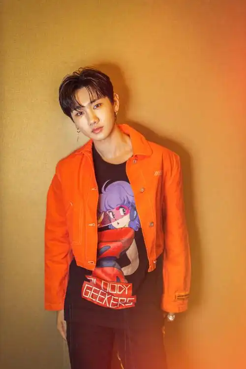 汪苏泷橘色外套帅气写真图片19