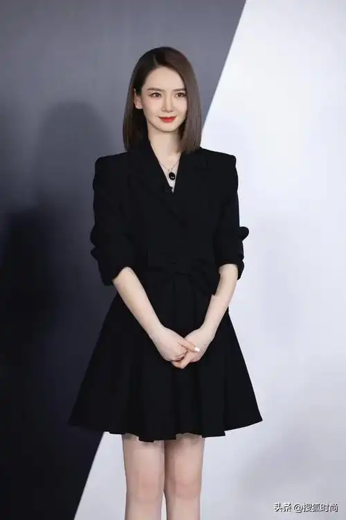 高圆圆深v黑色惊艳礼服(女明星的西装杀)(11)