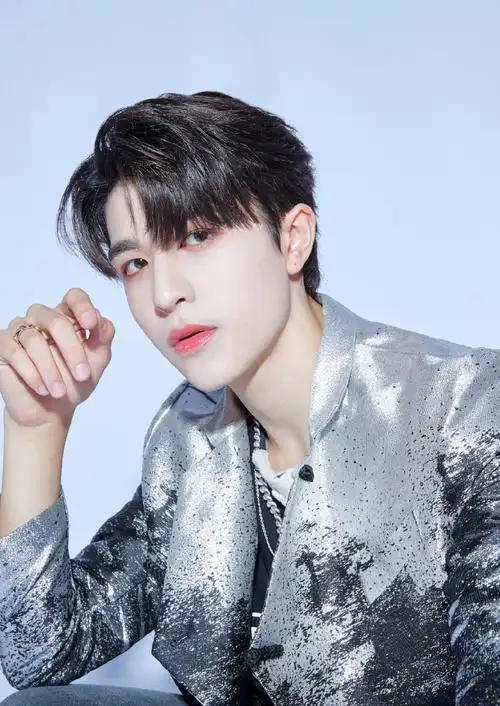 into尹浩宇高清图片