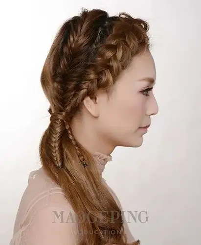 2款小清新森系,法式麻花辫的编发教程图解!