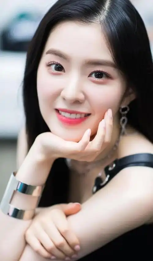 冷艳孤傲的冰山美人裴珠泫