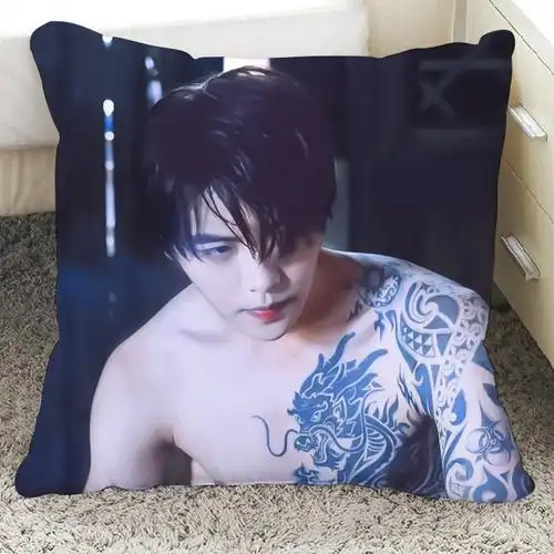 肖宇梁周边抱枕头笔记张起灵签名明信片海报手幅贴纸 8 丝滑高雅亮缎