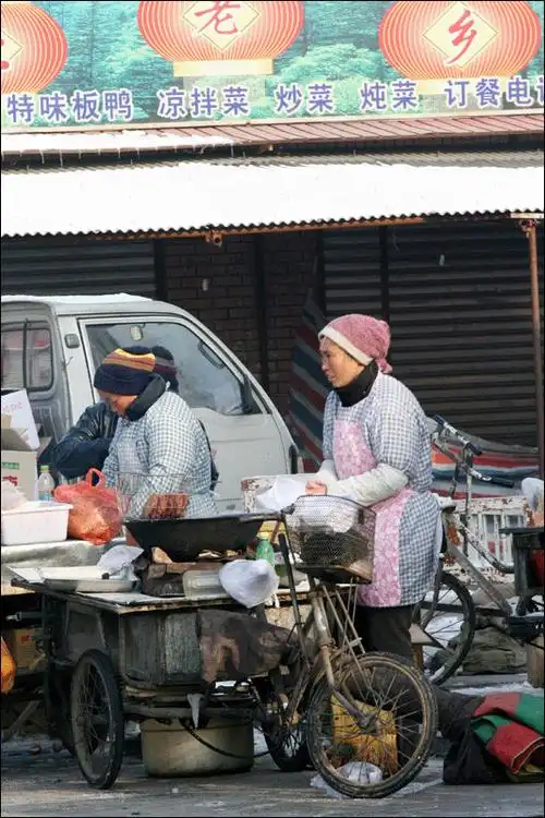 一起来关注街头小贩们的真实生活