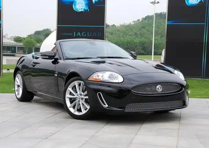 捷豹xk xkr 5.0l v8机械增压敞篷跑车