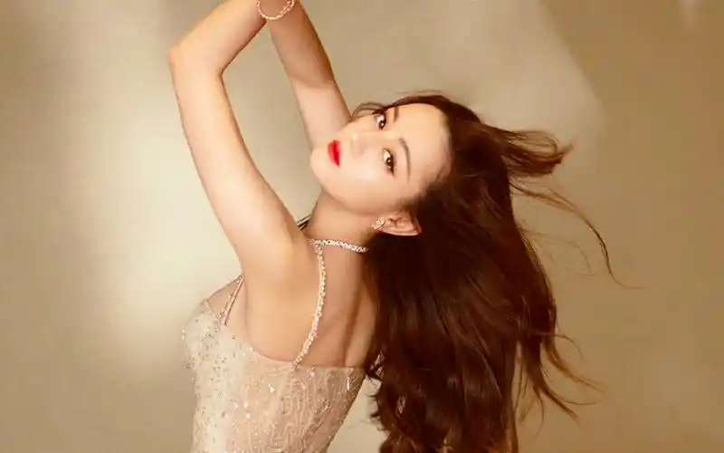 迪丽热巴性感仙气写真桌面壁纸