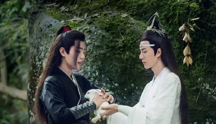 《陈情令》蓝忘机和魏无羡的五个甜蜜瞬间,肖战王一博这对cp我磕_蓝湛