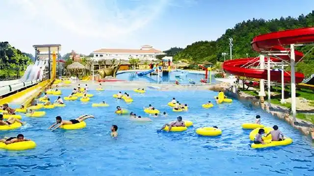 水上乐园门票 双早团购详情】九江庐山西海温泉假日酒店1晚 双人西海