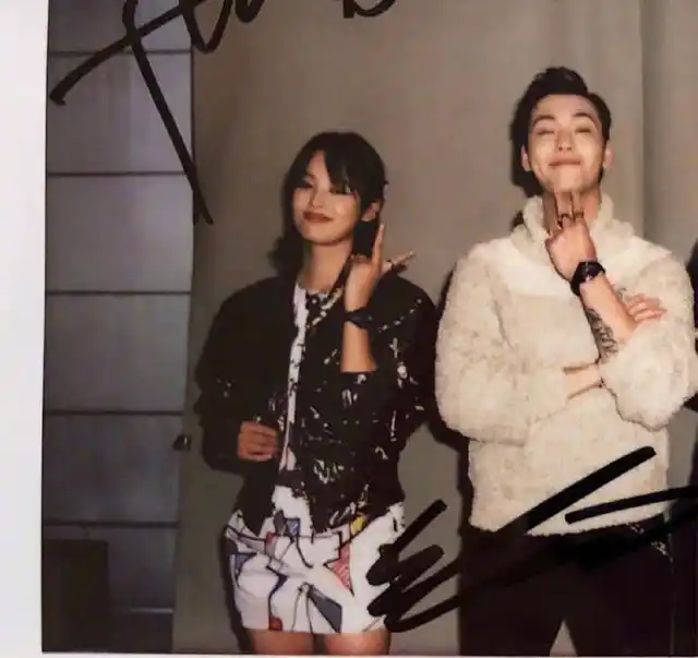 原创陈伟霆和辛芷蕾封面曝光,气场全开,又酷又炫