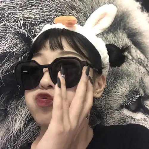 抖音头像丨可爱搞笑女生戴墨镜头像真人头像