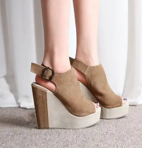 欧美风拼色超高防水台坡跟凉鞋,简单潮百搭款,真心推荐给亲们!